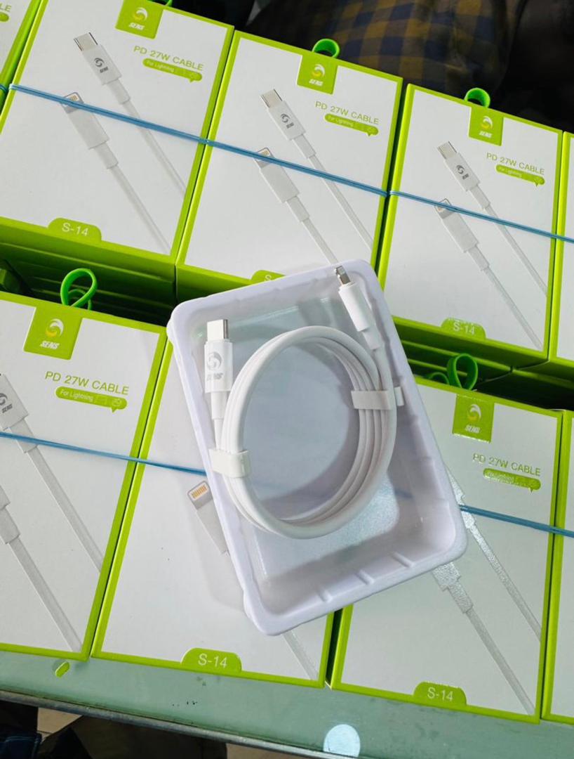 Câble USB-C vers Lightning SENS S-14 PD 27W